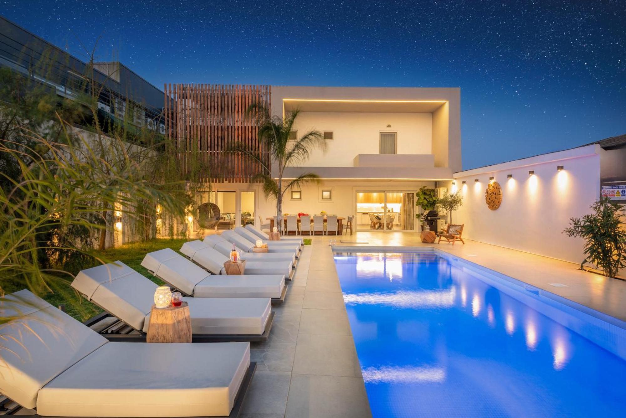Hypnosis Beachside Villa With Private Heated Pool Georgioupoli Exterior photo